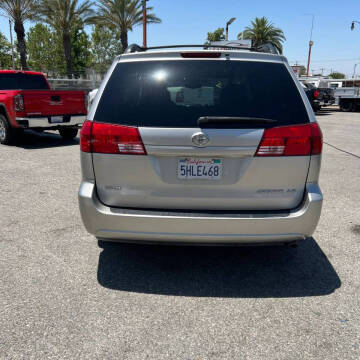 2004 Toyota Sienna