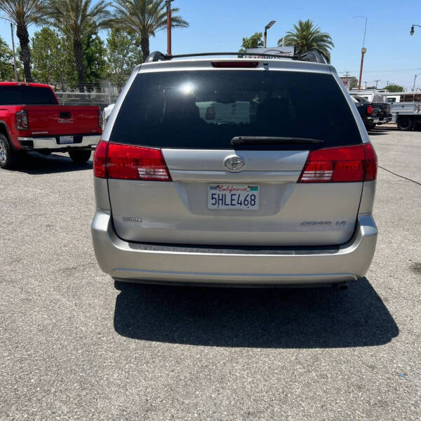 2004 Toyota Sienna