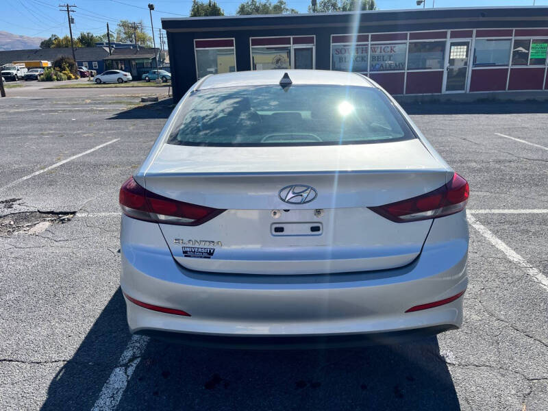 2018 Hyundai Elantra SEL photo 5