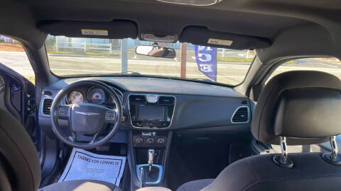 2014 Chrysler 200 LX