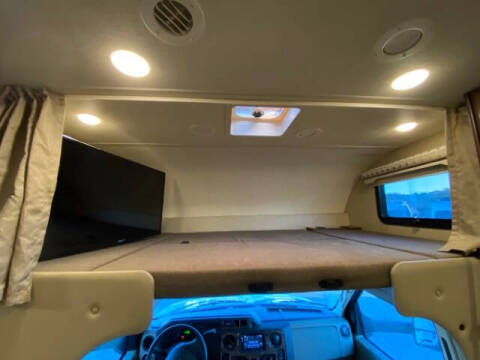 2017 Ford E-Series E-450 SD