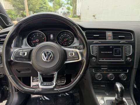 2016 Volkswagen Golf GTI SE