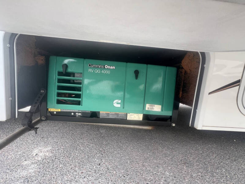 2013 Forest River SUNSEEKER 3050S