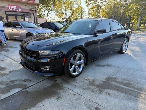 2015 Dodge Charger SXT's photo