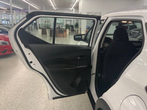 2022 Nissan Kicks SV