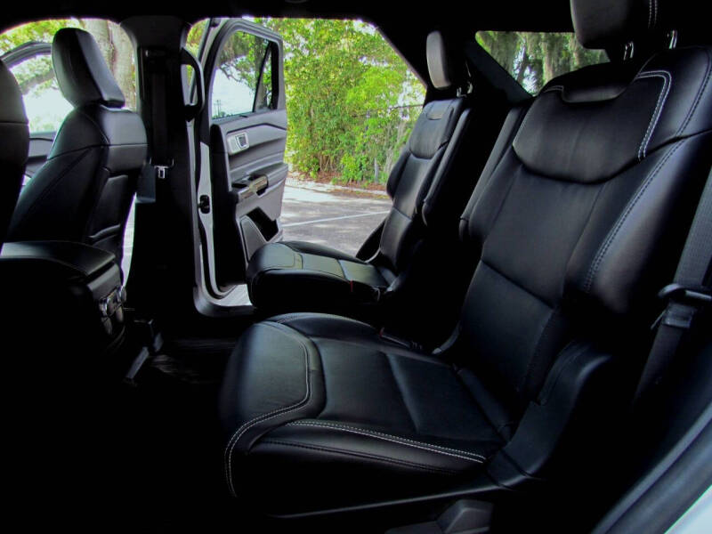 2022 Ford Explorer ST