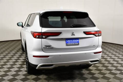 2023 Mitsubishi Outlander SE