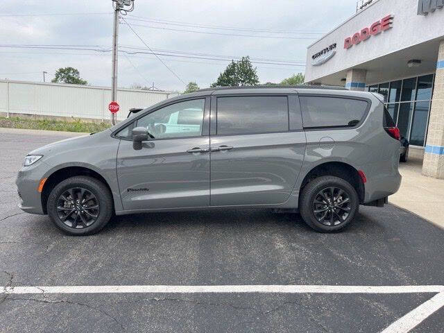 2021 Chrysler Pacifica Touring L