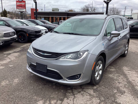 2018 Chrysler Pacifica Hybrid Touring Plus