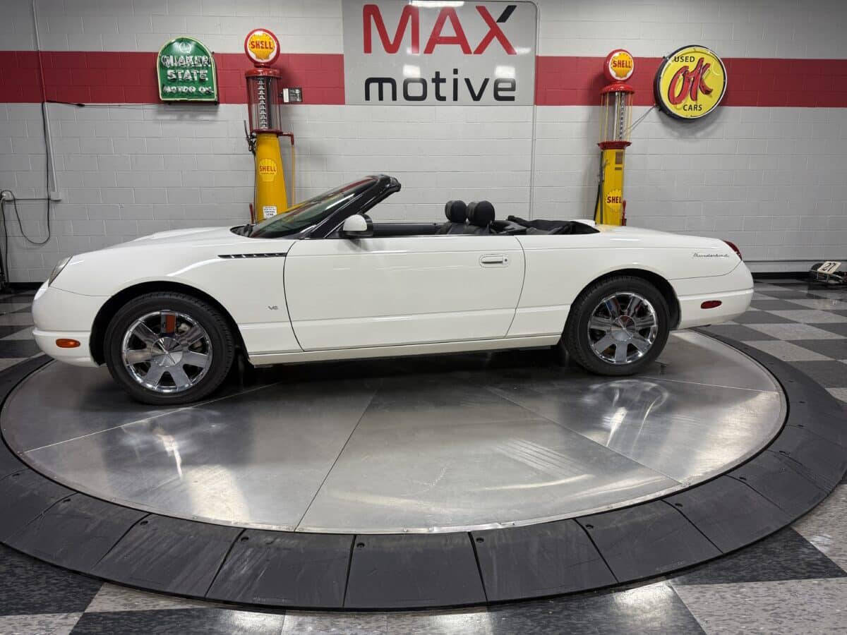 2003 Ford Thunderbird 84