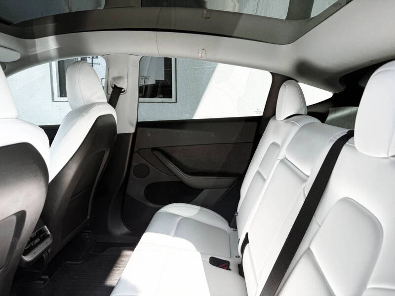 2025 Tesla Model Y Performance