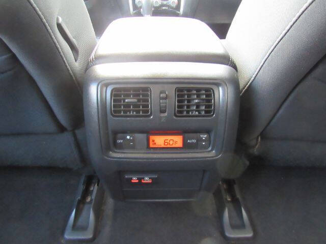 2020 Nissan Pathfinder SV