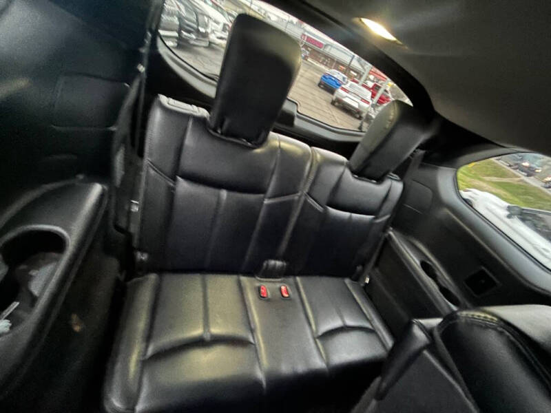 2020 Nissan Pathfinder SL