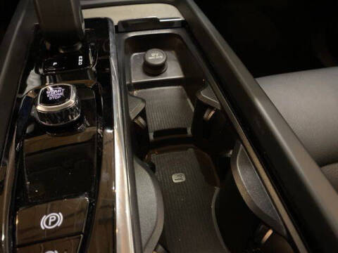 2025 Volvo XC60 B5 Plus Dark Theme