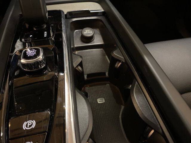 2025 Volvo XC60 B5 Plus Dark Theme