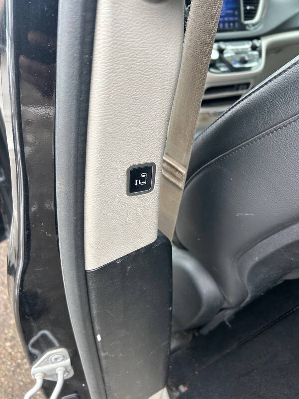 2017 Chrysler Pacifica Touring-L