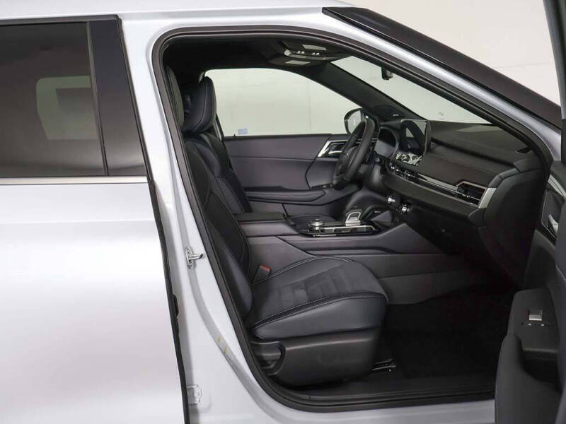 2026 Mitsubishi Outlander LE