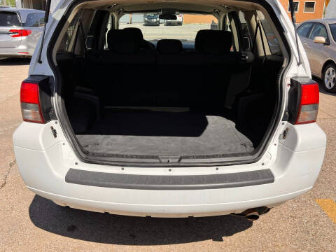 2011 Mitsubishi Endeavor LS