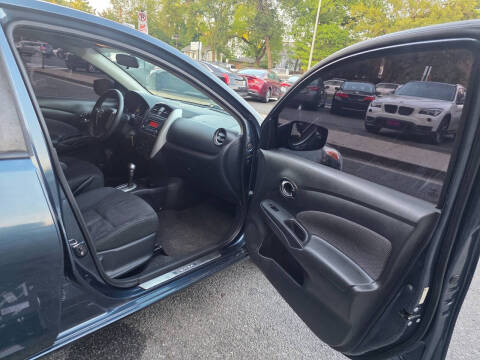 2016 Nissan Versa 1.6 SV