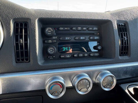 2004 Chevrolet SSR LS