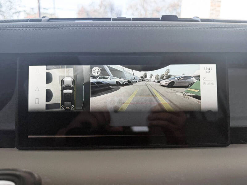 2023 Land Rover Defender 110 SE