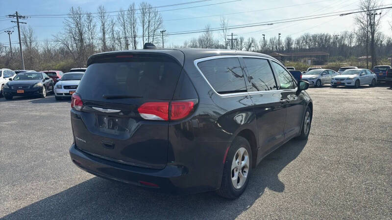 2017 Chrysler Pacifica LX