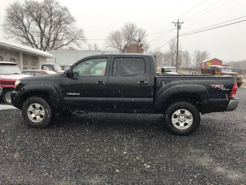 2006 Toyota Tacoma for sale at Full Throttle Auto Sales in Woodstock VA