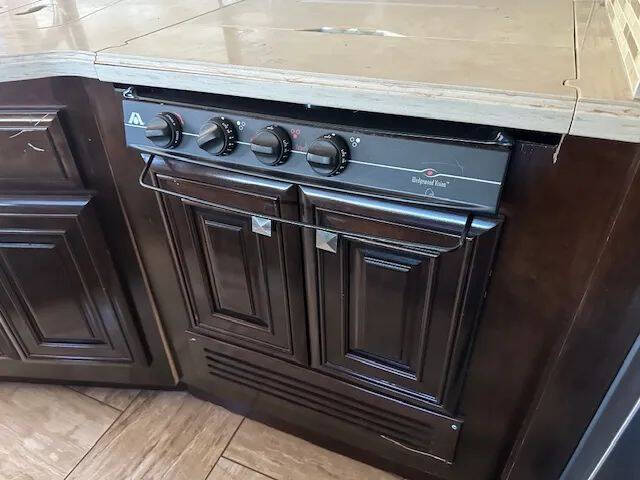 2016 Freightliner XCR Chassis