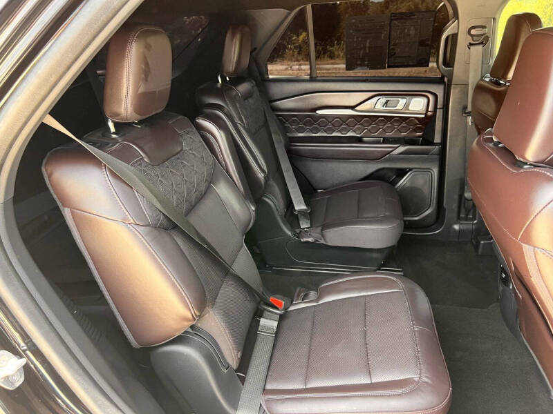 2025 Ford Explorer Platinum