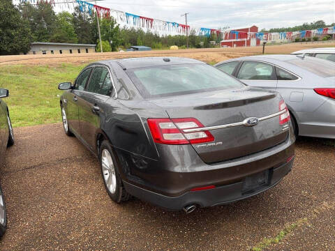 2018 Ford Taurus SEL