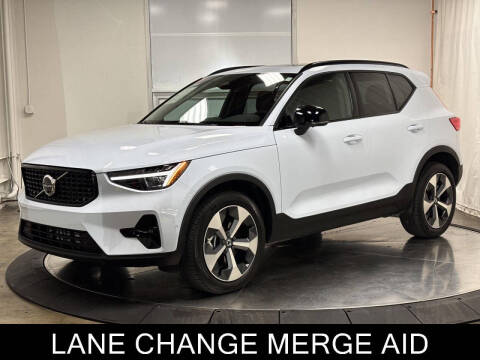 2026 Volvo XC40 B5 Plus