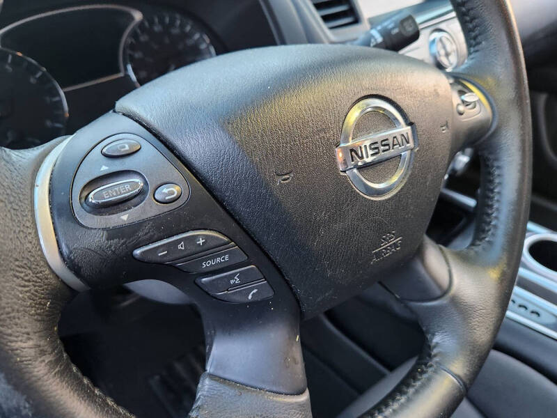 2017 Nissan Pathfinder SV