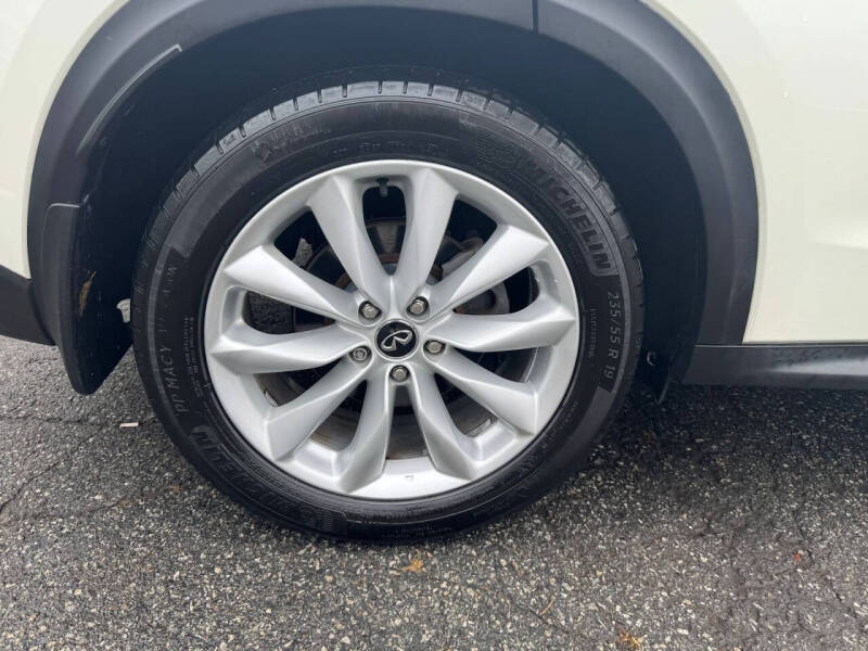 2019 Infiniti QX50 Essential