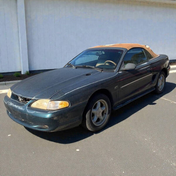 1995 Ford Mustang's photo