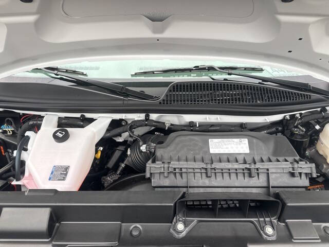 2025 Chevrolet Express 2500