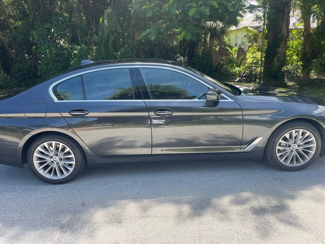 2021 BMW 530i Sedan - $37,995