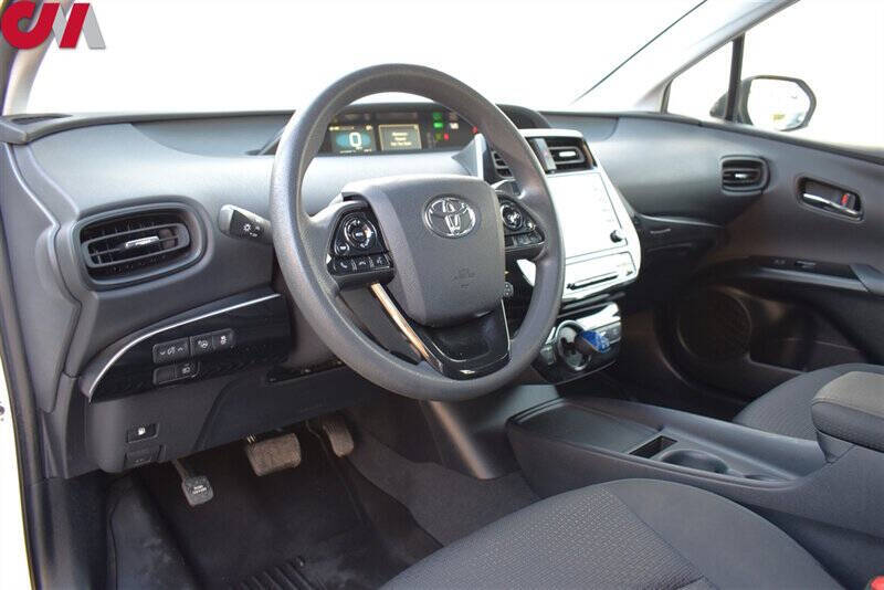 2021 Toyota Prius LE