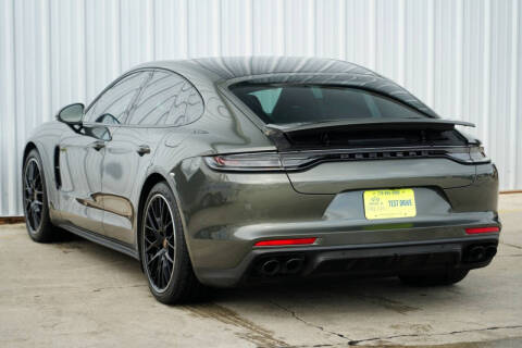 2022 Porsche Panamera