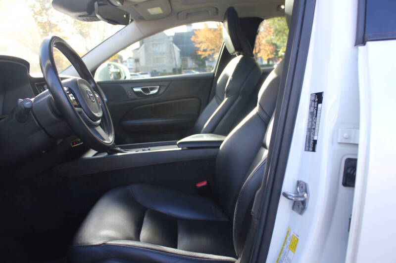 2020 Volvo S60 T5 Momentum