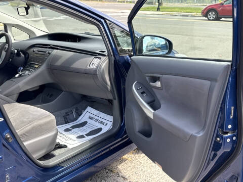 2010 Toyota Prius III