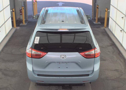 2015 Toyota Sienna LE 8-Passenger