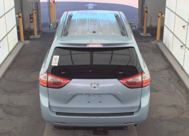 2015 Toyota Sienna LE 8-Passenger