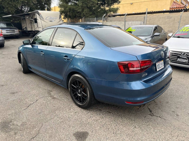 2017 Volkswagen Jetta S photo 3