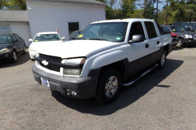 2005 Chevrolet Avalanche for sale at 1st Priority Autos in Middleborough MA