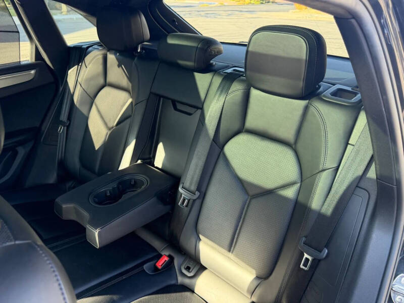 2017 Porsche Macan
