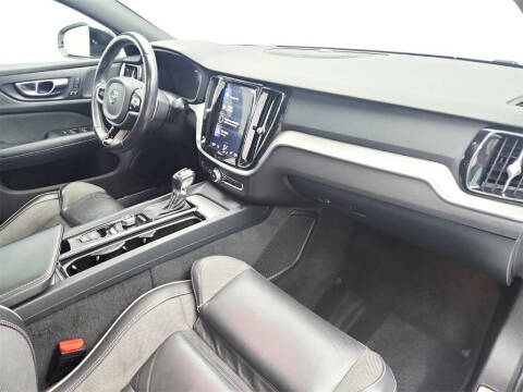 2019 Volvo S60 T6 R-Design