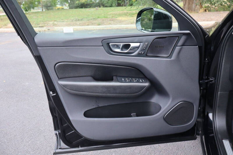 2019 Volvo XC60 T5 Momentum