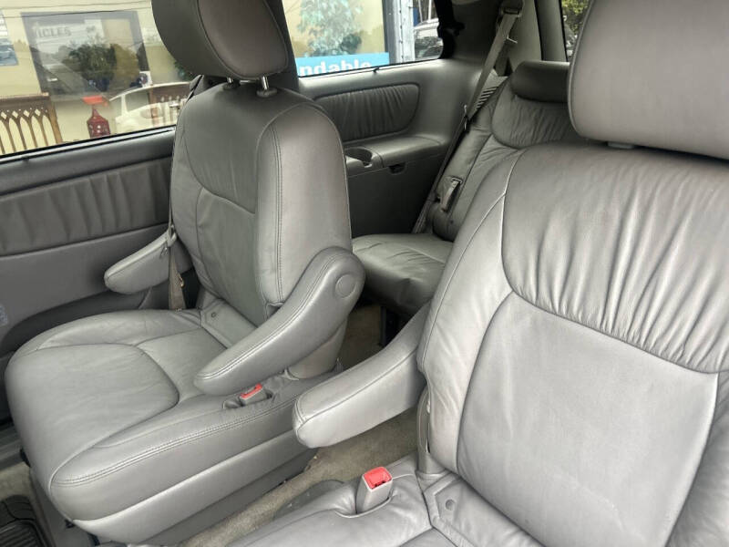 2010 Toyota Sienna XLE Limited