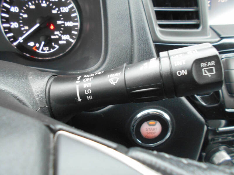 2020 Nissan Pathfinder SV