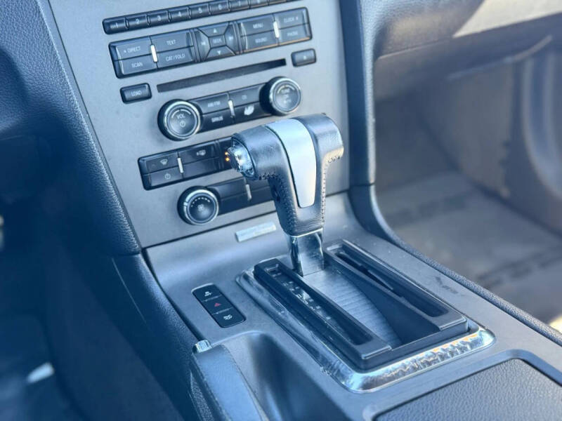 2012 Ford Mustang V6 Premium